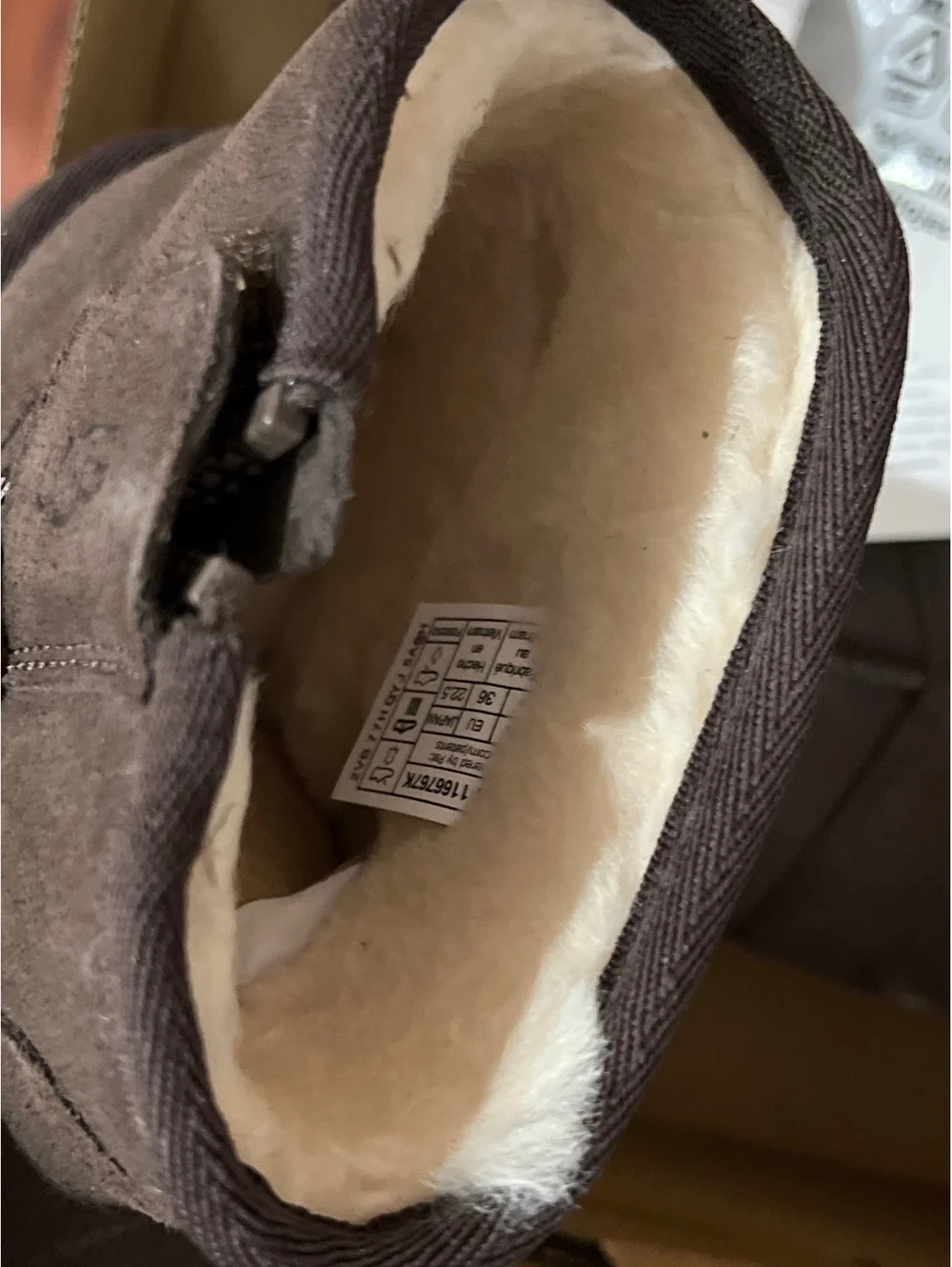 UGG available kids